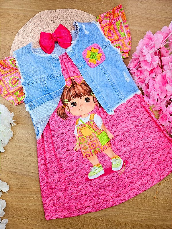 Vestido em Malha Fresh e Colete em Jeans Arkansas Kukiê