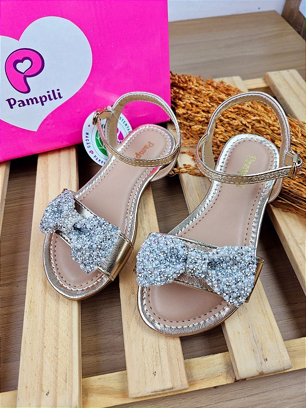 Sandália Infantil Pampili Cherrie Laço com Strass e Pérolas Dourada