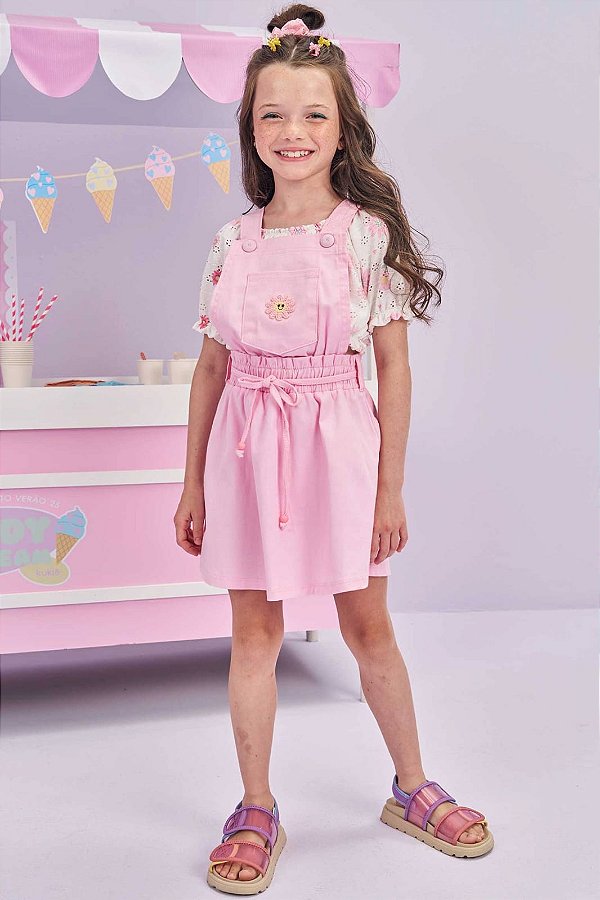 Conjunto Salopete em Sarja Ônix com Elastano e Blusa em Laise Sublimada Kukiê