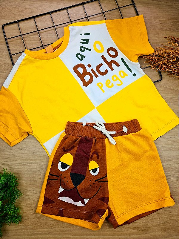 Conjunto Camiseta Manga Curta e Short Três e Já