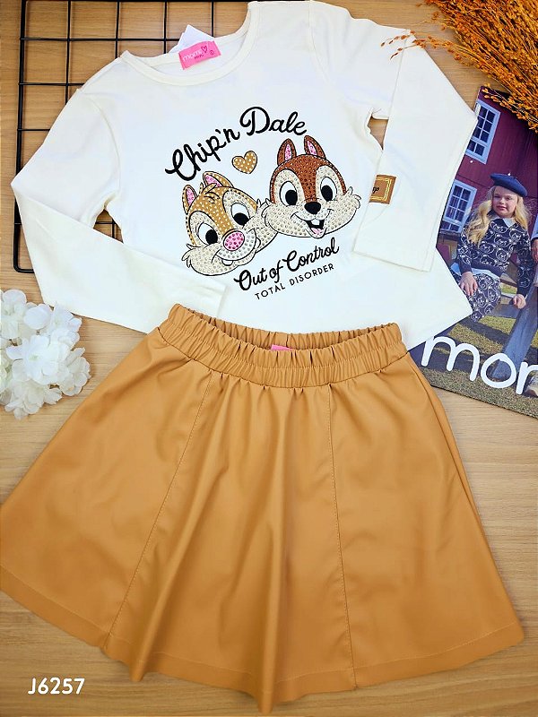 Conjunto de Blusa Manga Longa Off White e Saia em Couro com Short Embutido Tico & Teco Momi