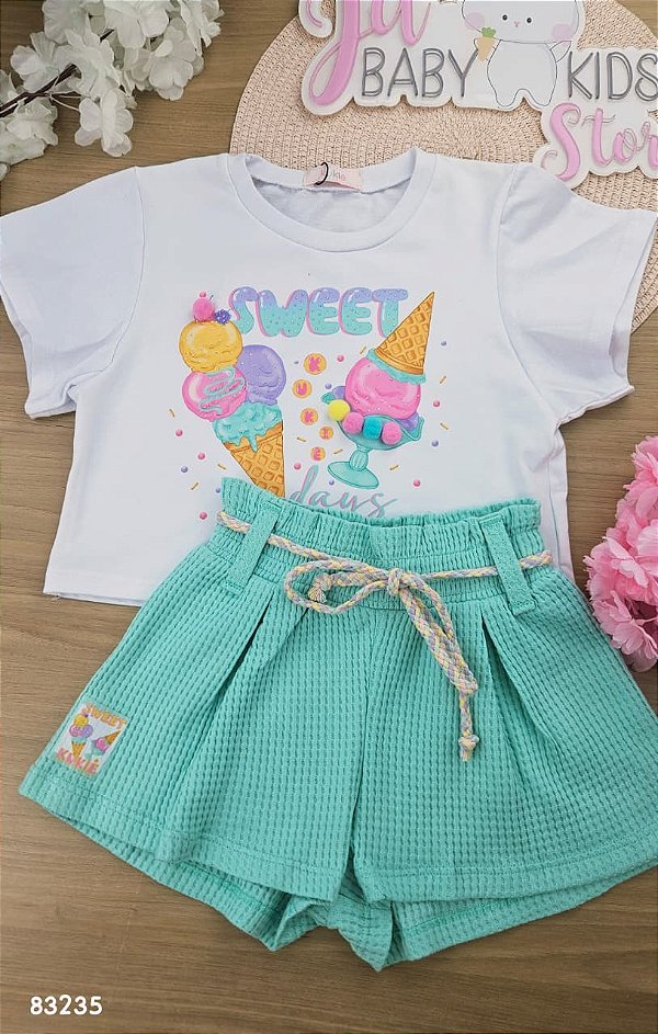 Conjunto Blusa Boxy Over em Meia Malha e Shorts em Moletinho Big Waffle Kukiê Infantil Menina