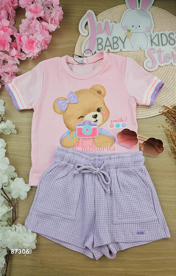 Conjunto de Blusa em Meia Malha e Shorts em Malha Big Waffle Kukiê Infantil Menina