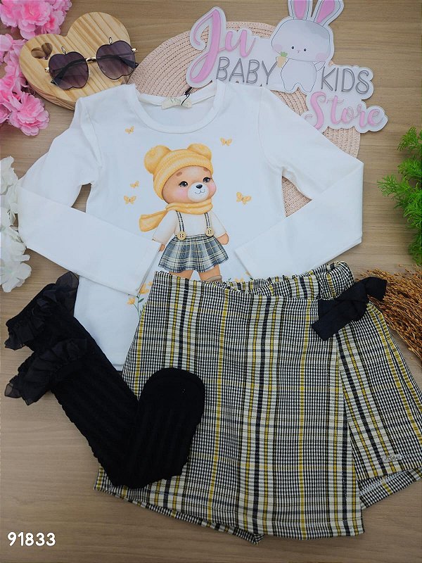 Conjunto de Blusa em Cotton com Shorts Saia em Alfaiataria Xadrez
