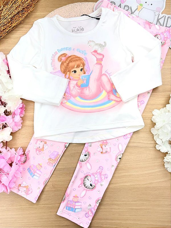 Conjunto de Pijama de Blusa e Calça em Malha Comfy Kukiê Infantil Menina
