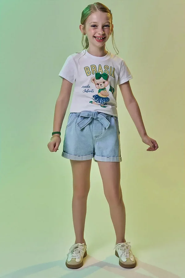 Blusa em Meia Malha Algodão Prime Conforto Para Vibrar Pelo Brasil! Estampa com a Ursinha Da Torcida Infanti Laço Aplicado e Detalhes em Strass. Infanti Infantil Menina