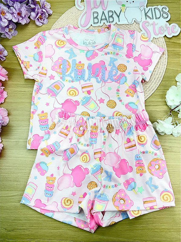 Conjunto de Pijama de Blusa e Malha Fresh e Shorts em Malha Fresh Kukiê