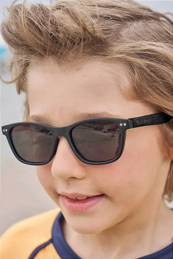 Óculos de Sol com Proteção UV 400. Acompanha Case e Estojo Porta Óculos LucBoo Infantil Menino