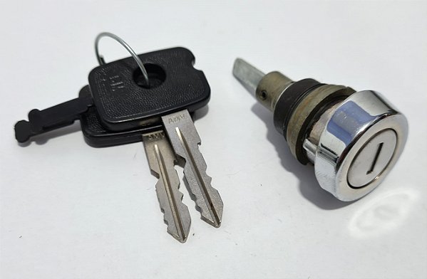 Cilindro Porta Mala Chevette Hatch 82/86 Original