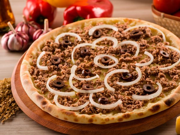 Pizza Grande Atum Ralado 🚀 peça pelo whats e receba em até 49 minutos.