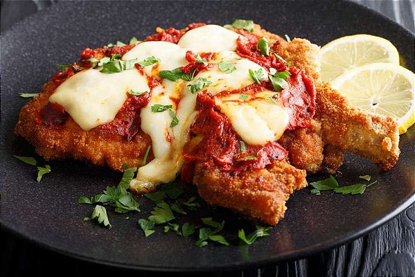 Prato Executivo Bife à Milanesa Crocante: Uma Delícia em Cada Mordida!