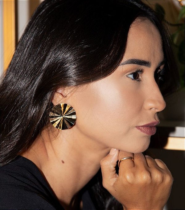 Brinco Redondo Leque Estilo Banhado em Ouro 18k