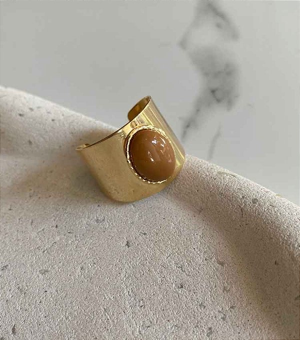 Anel Largo Resina Caramelo Banhado Ouro 18k