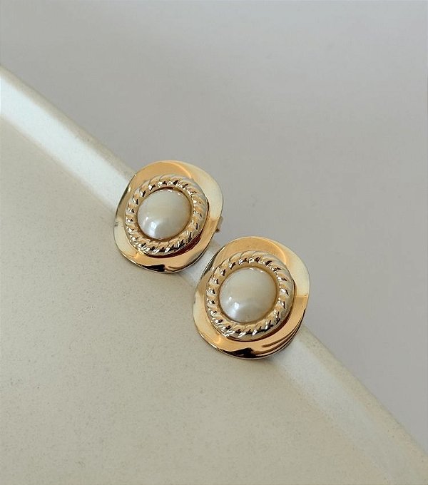 Brinco Chapa e Perola  Banhado a Ouro 18k