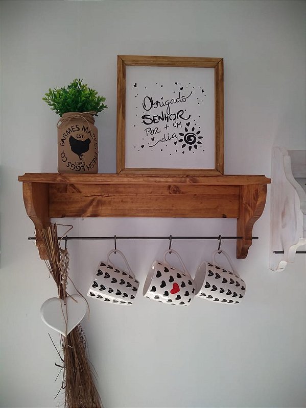 Prateleira com ganchos