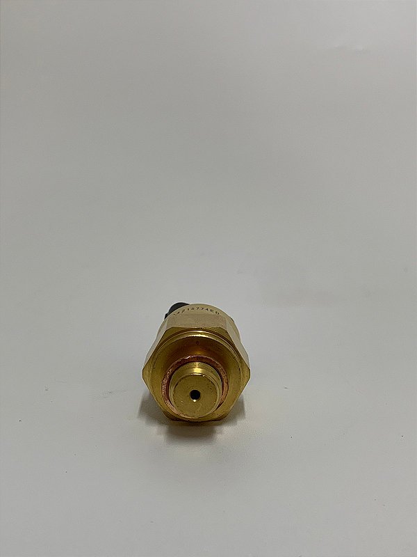 21291011 - Sensor de Pressão do Óleo - EC135B, EC140B, EC140C, EC160B EC160C, EC180B, EC180C, EC210B EC210C, EC235C, EC240B, EC290B ECR154C, ECR235C, ECR305C,L60E, L60F, L70E, L70F, L90E, L90F, L110E, L110F, L120E, L120F