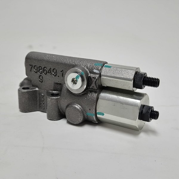 11709919 - Válvula de Comando da Bomba Hidráulica - L60F, L70F, L90F, L110F, L120F, 924H, 924, 938