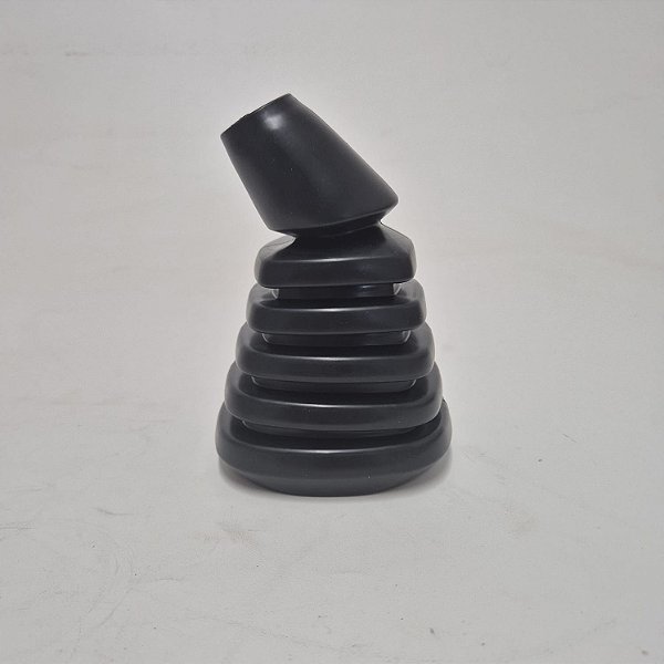8230-27600 - Protetor de Fole - EC140D, EC210, EC210B, EC210D, EC240, EC360, EC360B, EC460, EC460B,  EC460C, EC700B, EW55B