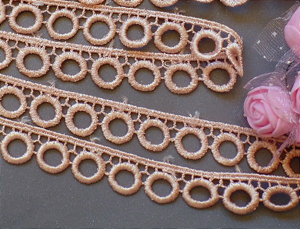 GP052 - 1,50cm x 13,70m | Renda Guipure 100% Poliéster Rose