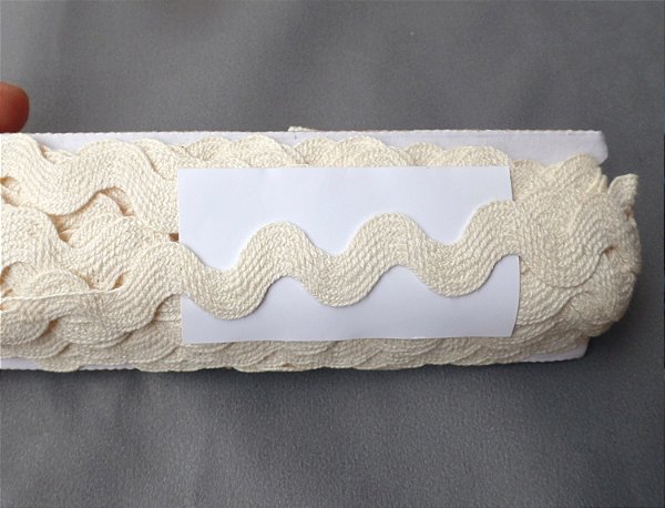334/07 - Sianinha 9mm x 10m | cru 26 - 100% viscose