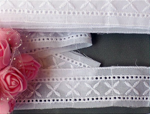BA027 - 2,50cm x 10,00m | Bordado Entremeio 100% Algodão Branco