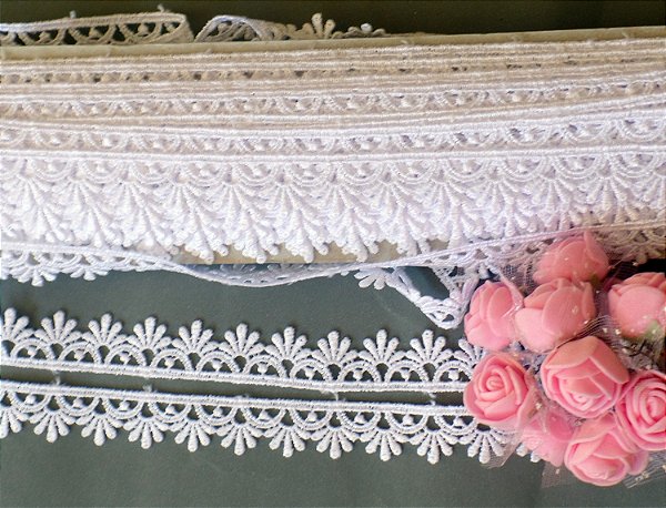 GP033 - 1,50cm x 13,70m | Renda Guipure 100% Poliéster Branco