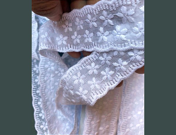 LC029  - 3,00cm x 13,70m | Bordado Inglês Entremeio 100% Algodão Branco