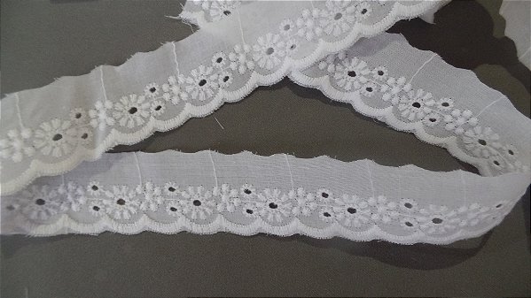 BA039 - 3,00cm x 13,70m | Bordado Inglês 100% Algodão Branco