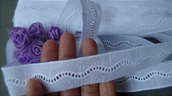 BA051 - 2,80cm x 13,70m | Bordado Inglês 100% Algodão Branco