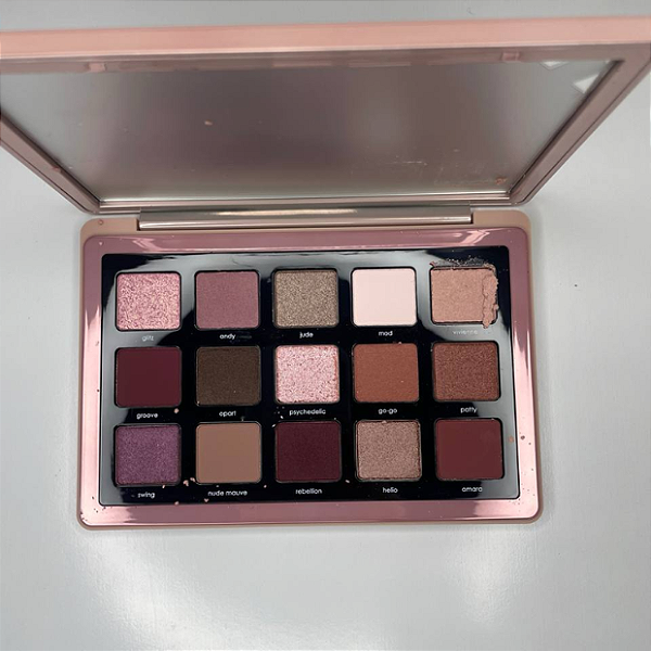 Paleta de Sombras Natasha Denona Retro Eyeshadow Palette (Uma sombra quebrada)