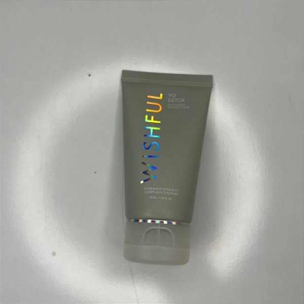 Esfoliante Facial Wishful Yo Detox Charcoal Face & Body Enzyme Scrub 40ml (Sem caixa)