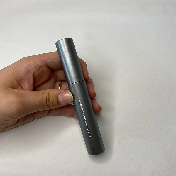 Lip Gloss Wonderskin | Cor: Shine (Sem caixa, embalagem arranhada)