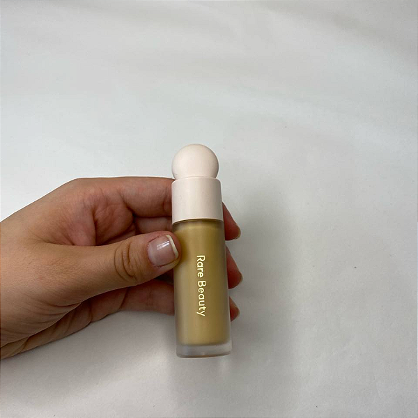 Corretivo Rare Beauty | Cor 240w (sem caixa)