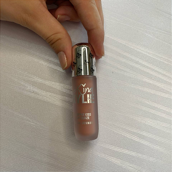 Gloss Labial Kylie Cosmetics King Kylie Collection Supple Kiss Lip Glaze Lip Gloss | Cor: Like (Sem caixa)