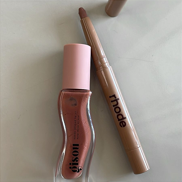 Kit Lip Oil Gisou Sticky Toffee + Lápis de Boca Rhode Twist
