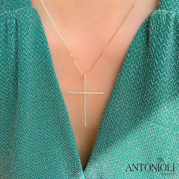 Crucifixo fino cravejado zircônias