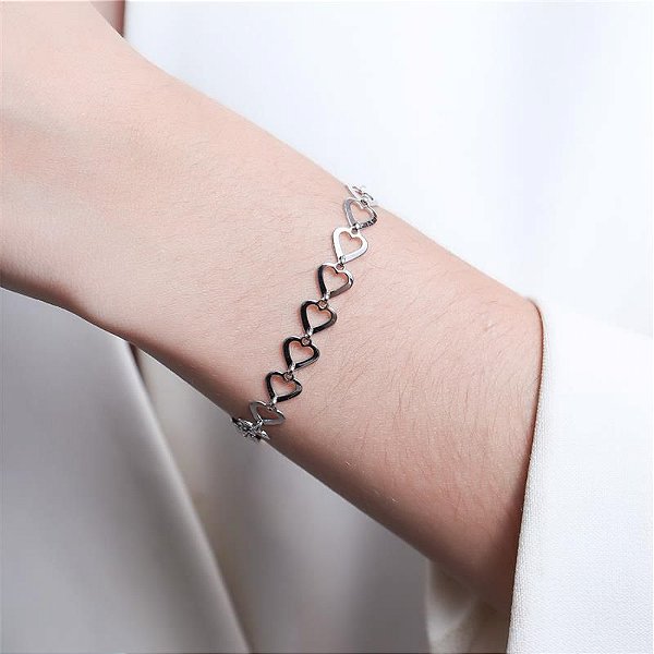 Pulseira corações vazados