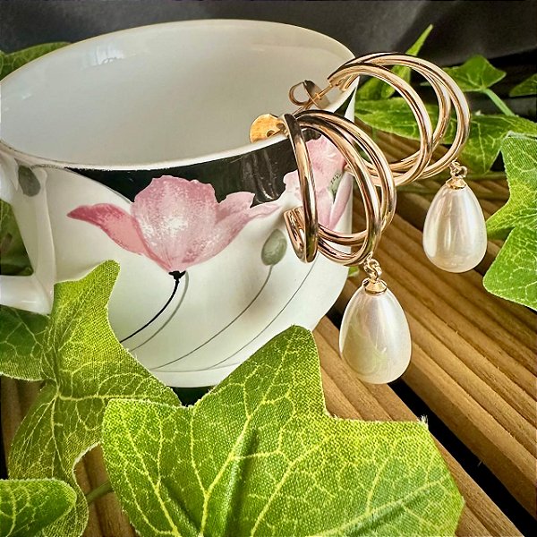 Argola tripla com pérola