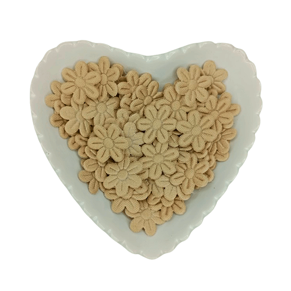 Flor de Tecido Prensada 6 pétalas 2cm x 2cm Pacote com 100 unidades | Bege