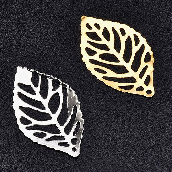 Folha Filigrana em Metal Dourado 25mm | 10 unidades