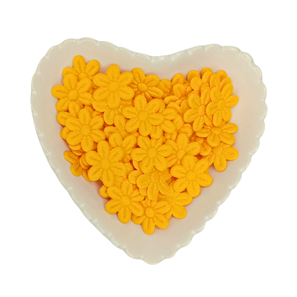 Flor de Tecido Prensada 6 pétalas 2cm x 2cm Pacote com 100 unidades | Laranja Claro