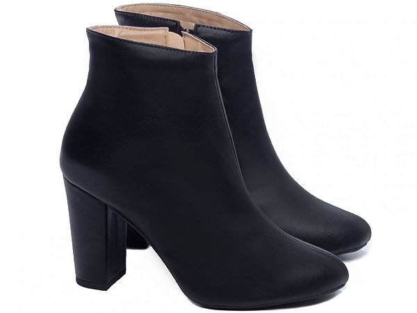 Bota Feminina Preta Torricella Cano Curto Salto Grosso Alto Confotável AVS 51B-A