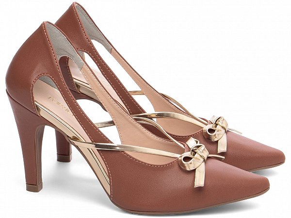 Scarpin Feminino Caramelo Salto Fino 9cm em Napa com Detalhe Metalizado AVS 67076D