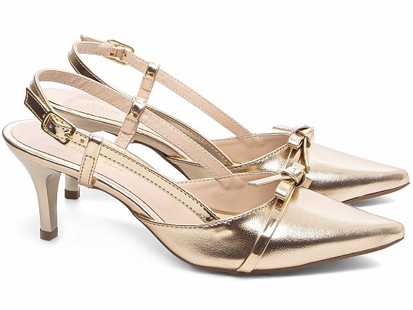 Scarpin Feminino Dourado Salto Fino 6 cm em Napa com Fivela Ajustável 600.12C