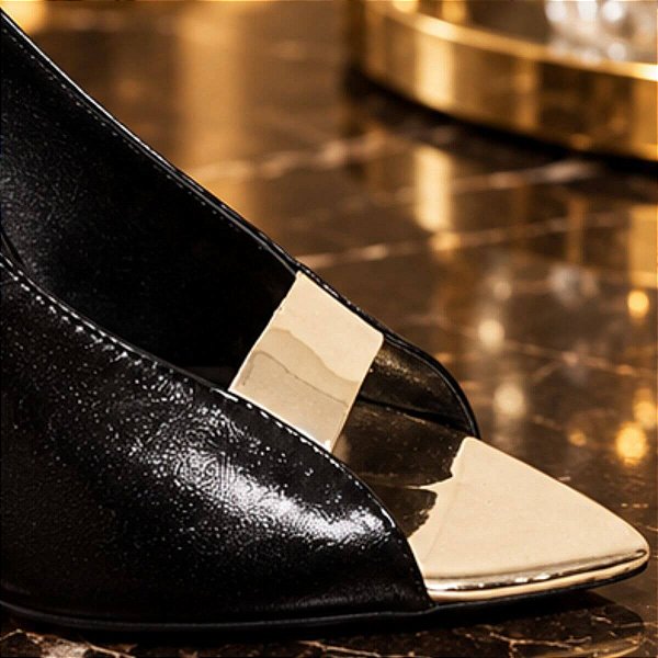 Sapato Scarpin Bico Folha Preto Verniz Metalizado Ouro Light Salto Fino 10cm Torricella AVS 2064A
