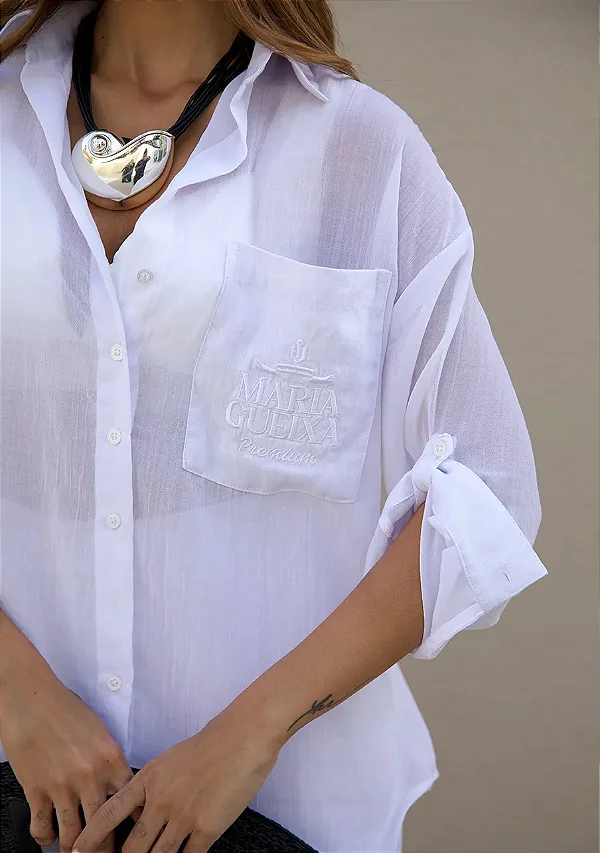 CAMISA LINHO CLASSIC BORDADO BOLSO MARIA GUEIXA