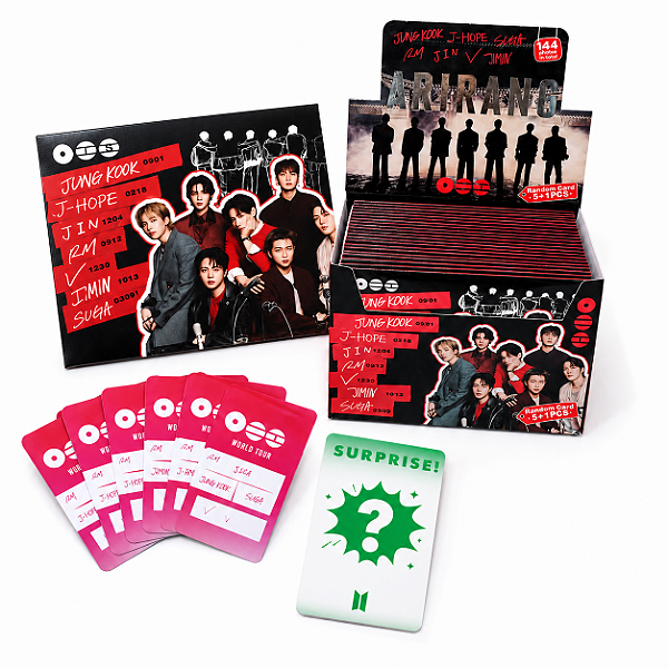Envelope BTS ARIRANG Tour 5 Photocards Sortidos + 1 Item Aleatório