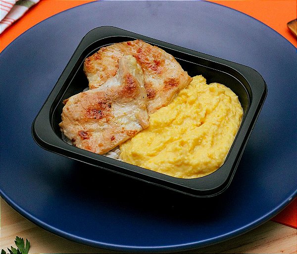 Filé de Frango Grelhado com Creme de Milho, Arroz Branco e Feijão - 320g