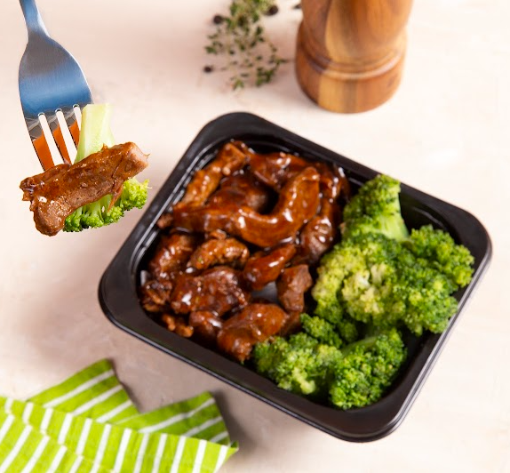 Iscas de Contra-Filé ao Molho Oriental com Brócolis Low Carb - 200g