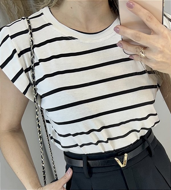 Muscletee listrada branco com preto
